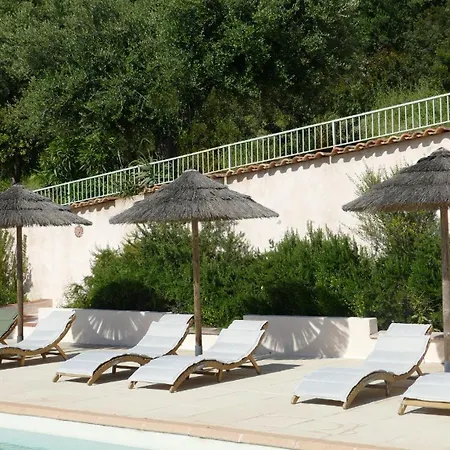 アパートホテル Residenza L 'alivetu 4*