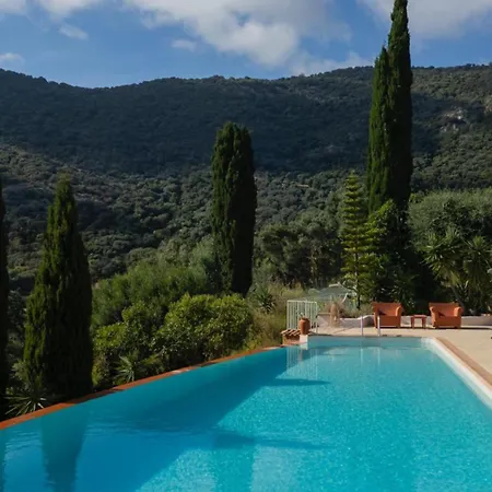 Residenza L 'alivetu アパートホテル 4*