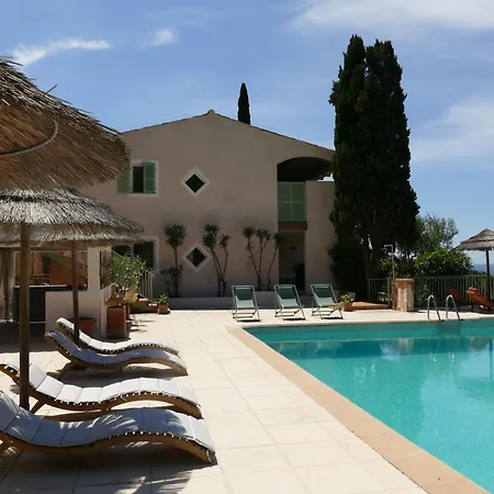 Residenza L 'alivetu 4* Каржез