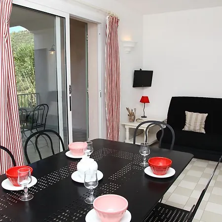 Residenza L 'alivetu 4* Каржез